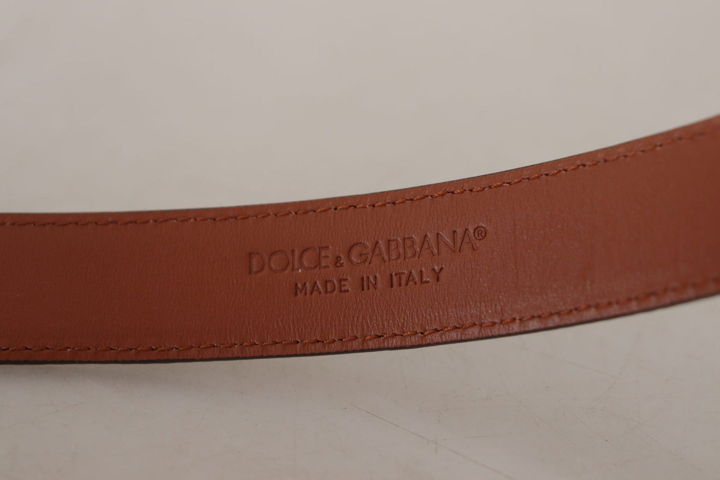  - Elegant Engraved Leather Belt - Timeless Style