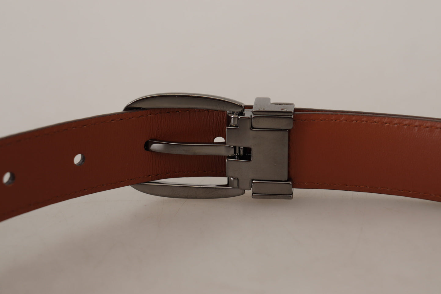  - Elegant Engraved Leather Belt - Timeless Style