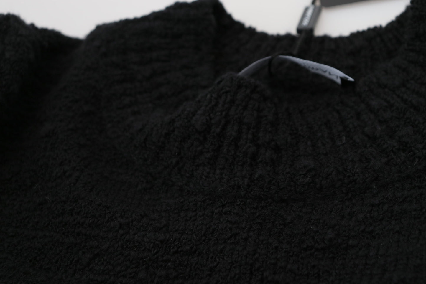  - Elegant Virgin Wool Pullover Sweater