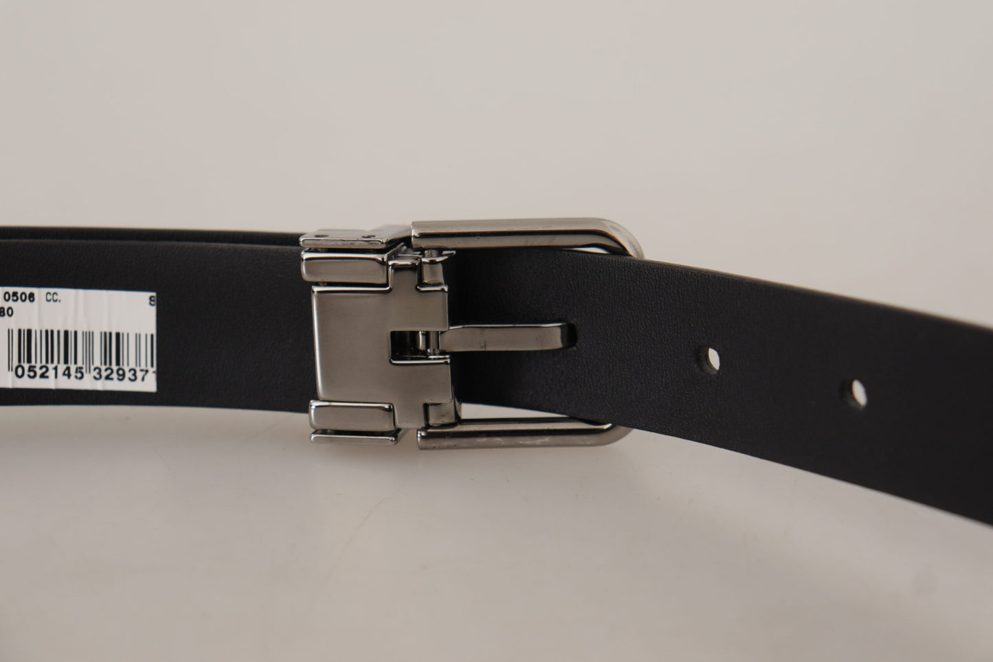  - Elegant Black Leather Belt with Metal Buckle