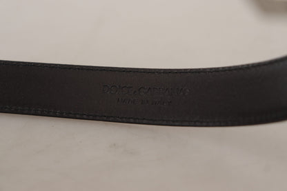  - Sleek Black Leather Belt with Metal Buckle