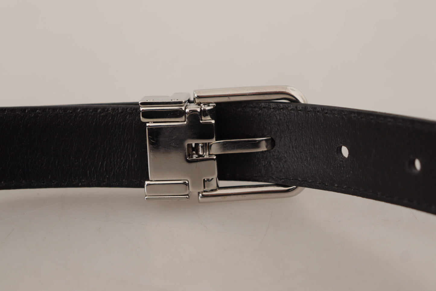  - Sleek Black Leather Belt with Metal Buckle