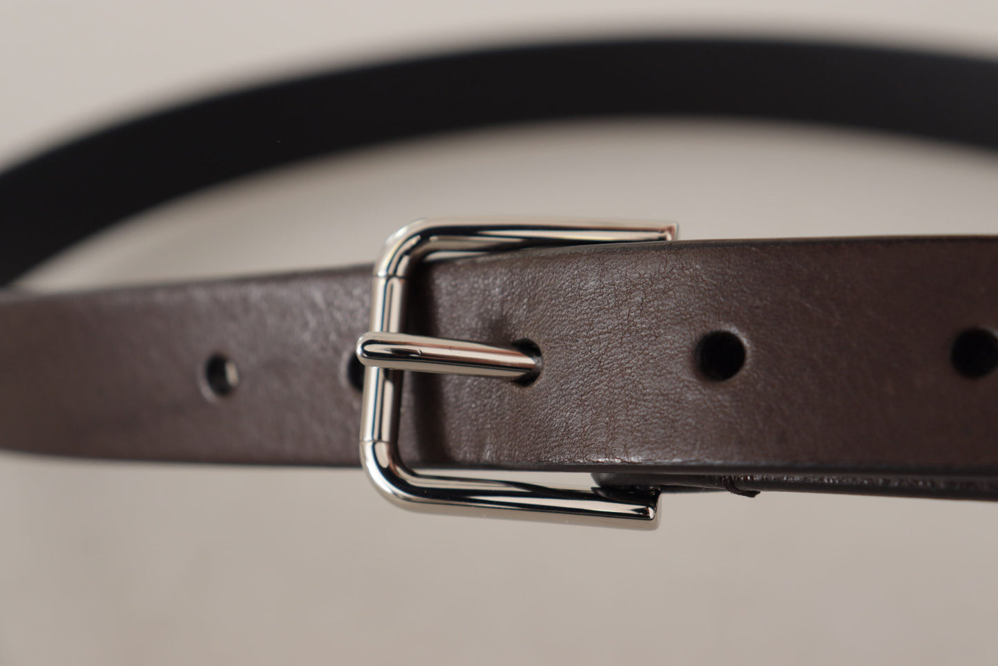  - Elegant Leather Belt with Metal Buckle