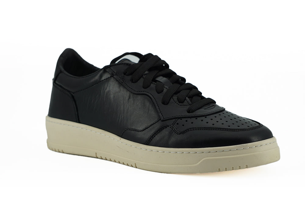  - Elegant Black Leather Sneakers - Unisex Style