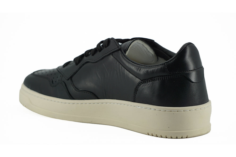  - Elegant Black Leather Sneakers - Unisex Style