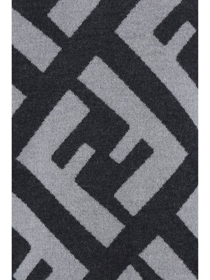  - Chic Grey Wool Iconic Logo Sweater