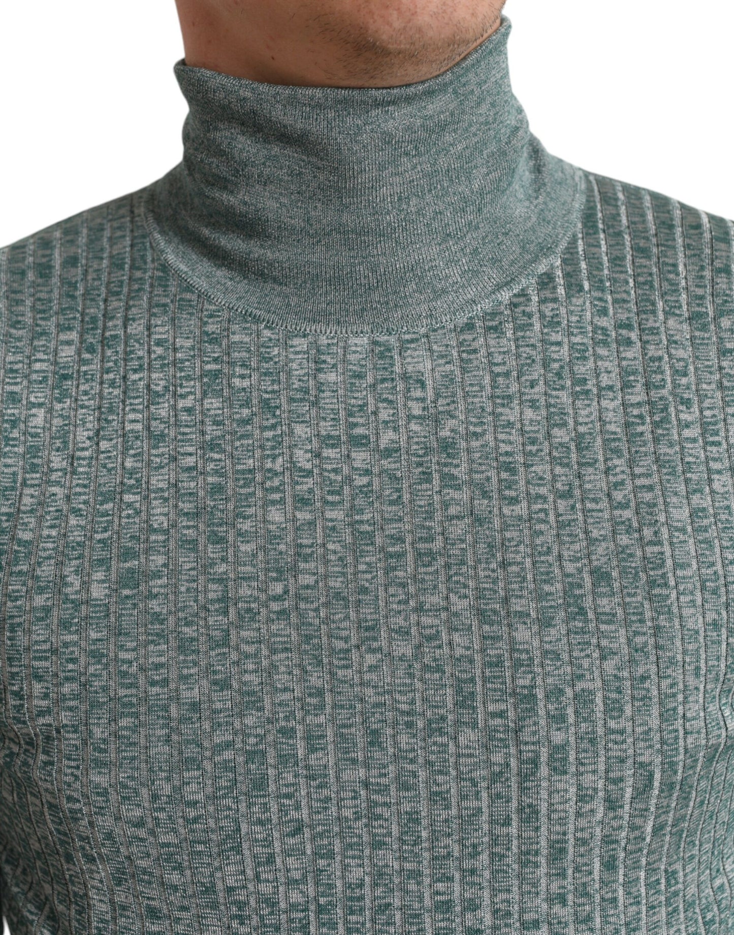  - Elegant Green Turtleneck Pullover Sweater