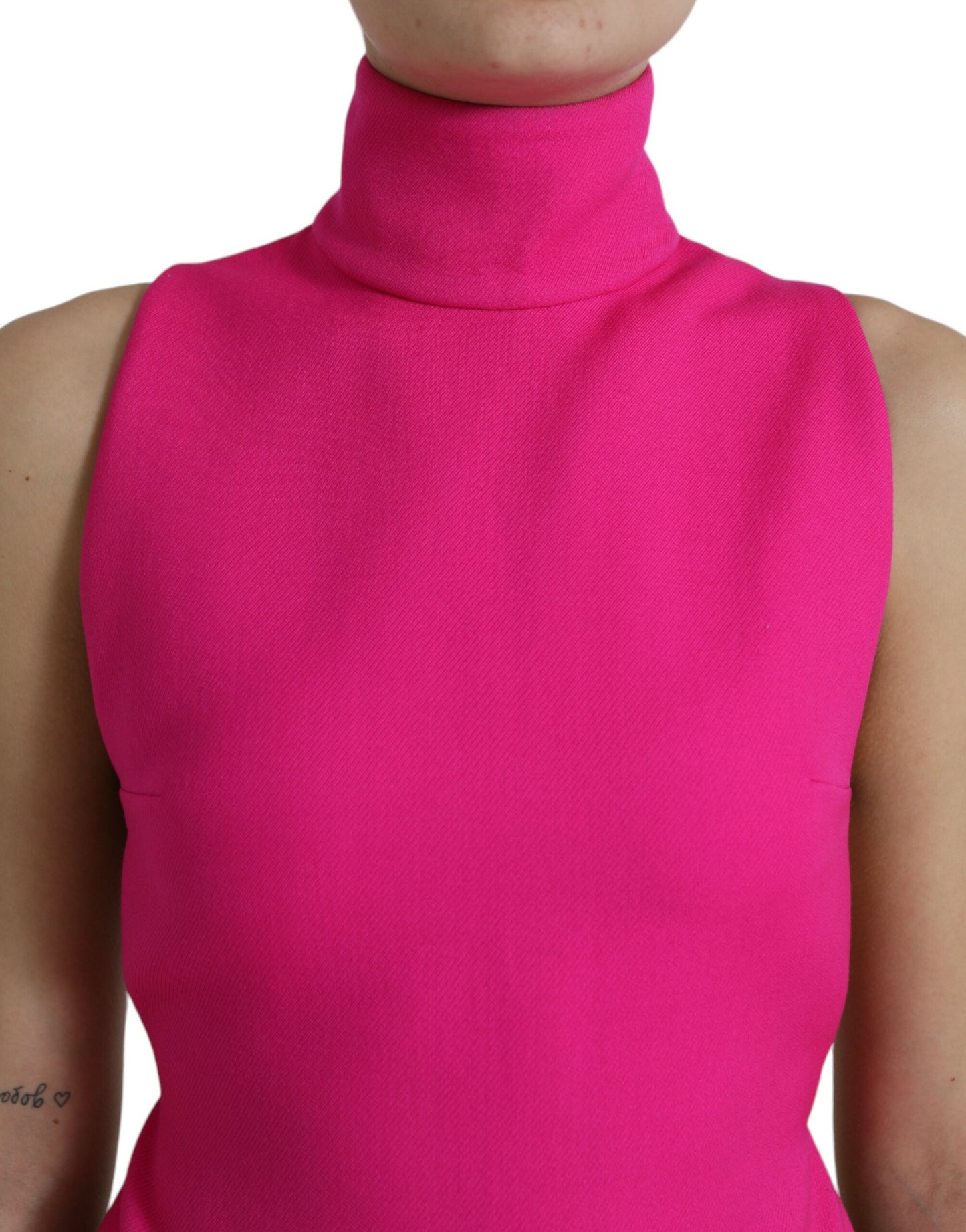  - Elegant Pink Turtleneck Sleeveless Wool Top