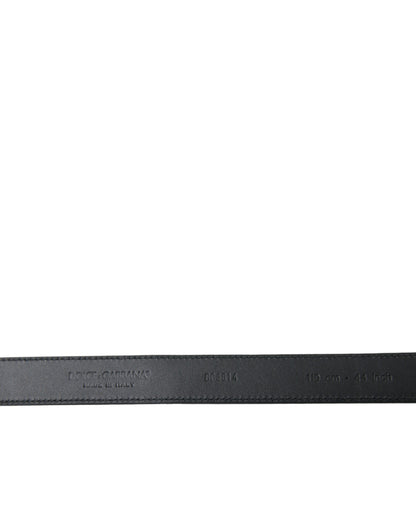  - Elegant Black Leather Belt with Metal Buckle