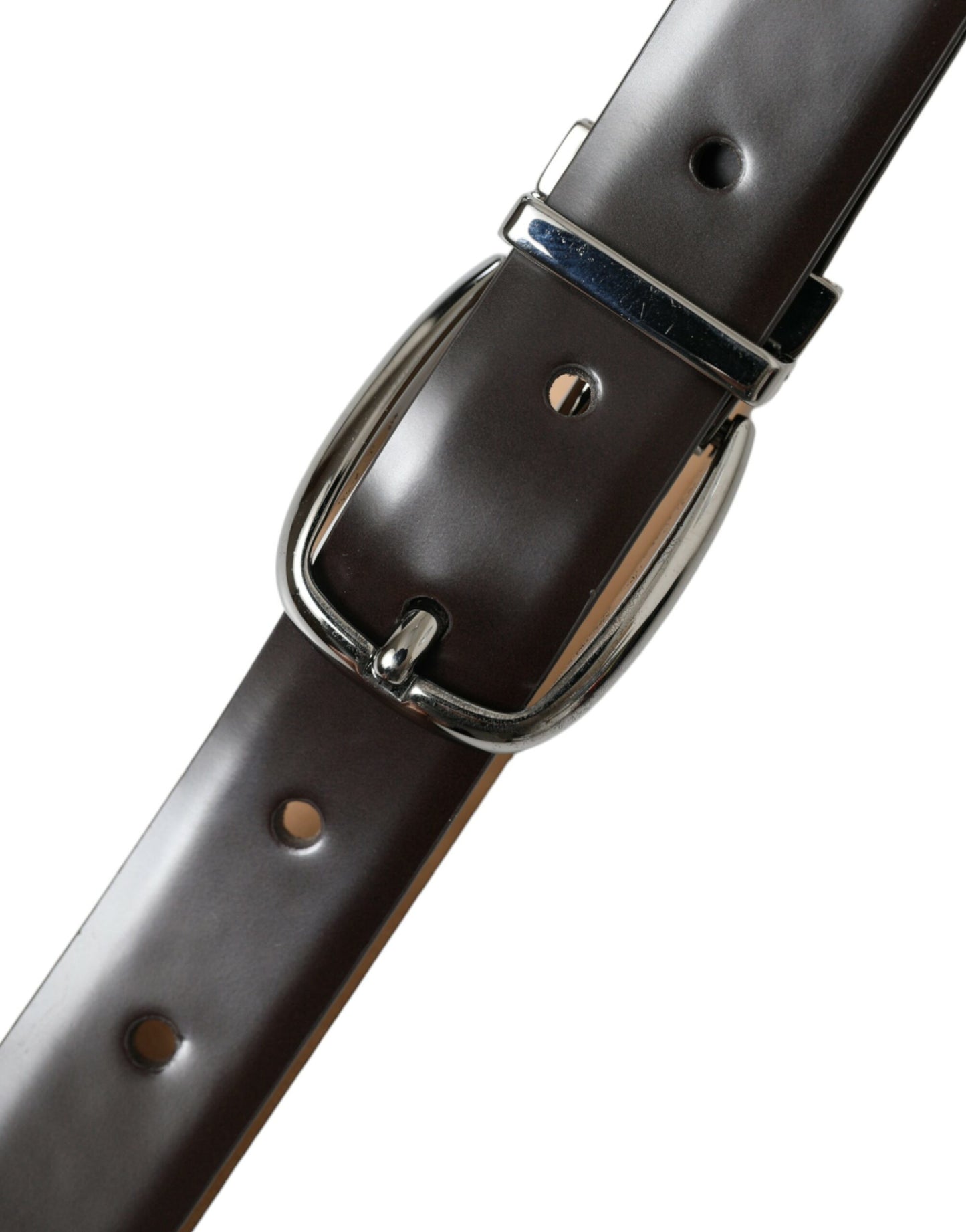  - Elegant Leather Belt with Eye-Catching Buckle