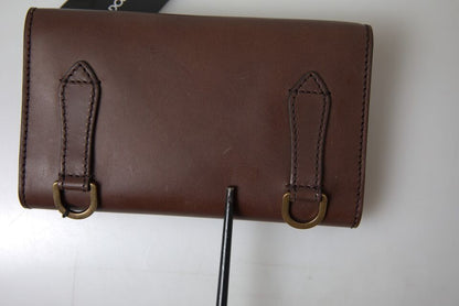  - Chic Brown Leather Shoulder Bag with Gold Detailing