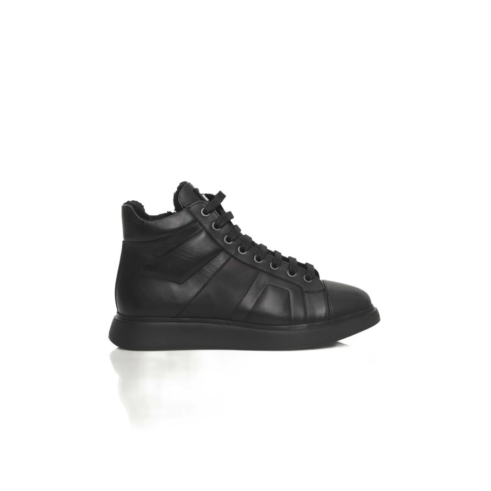  - Black Leather Women Sneaker