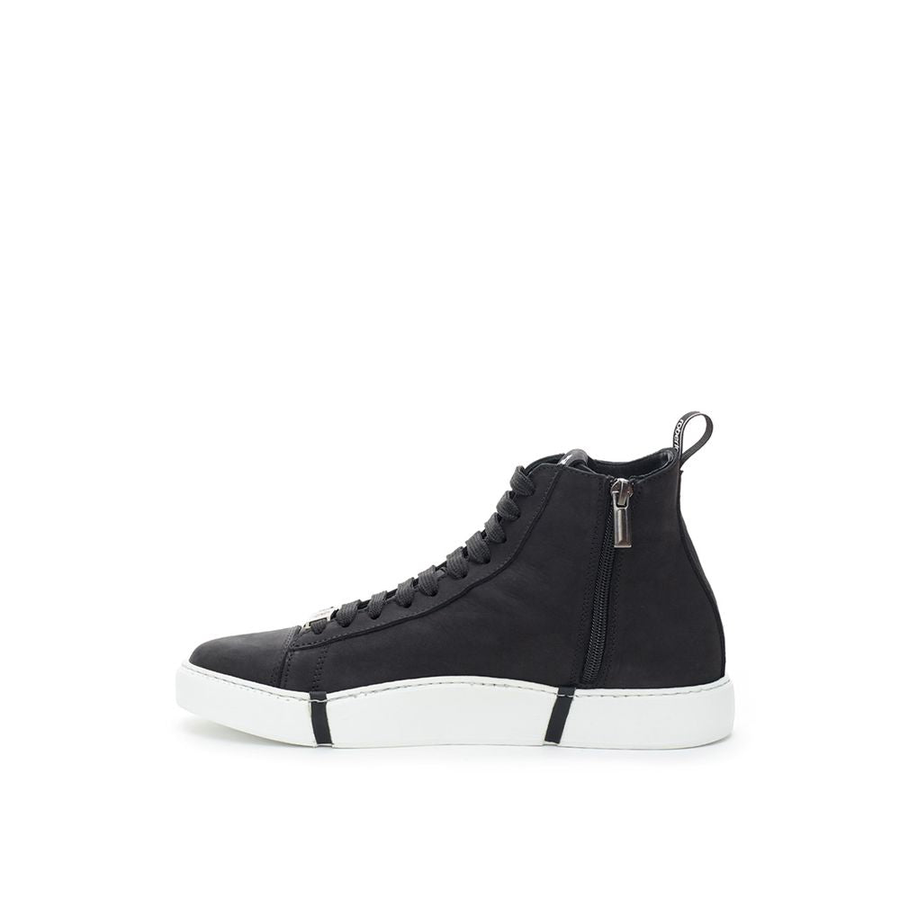  - Elegant Suede Sneakers in Chic Black