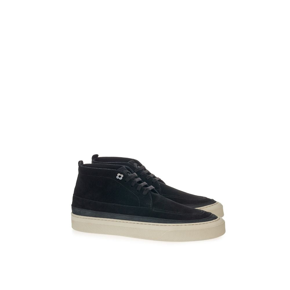  - Elegant Suede Sneakers in Timeless Black