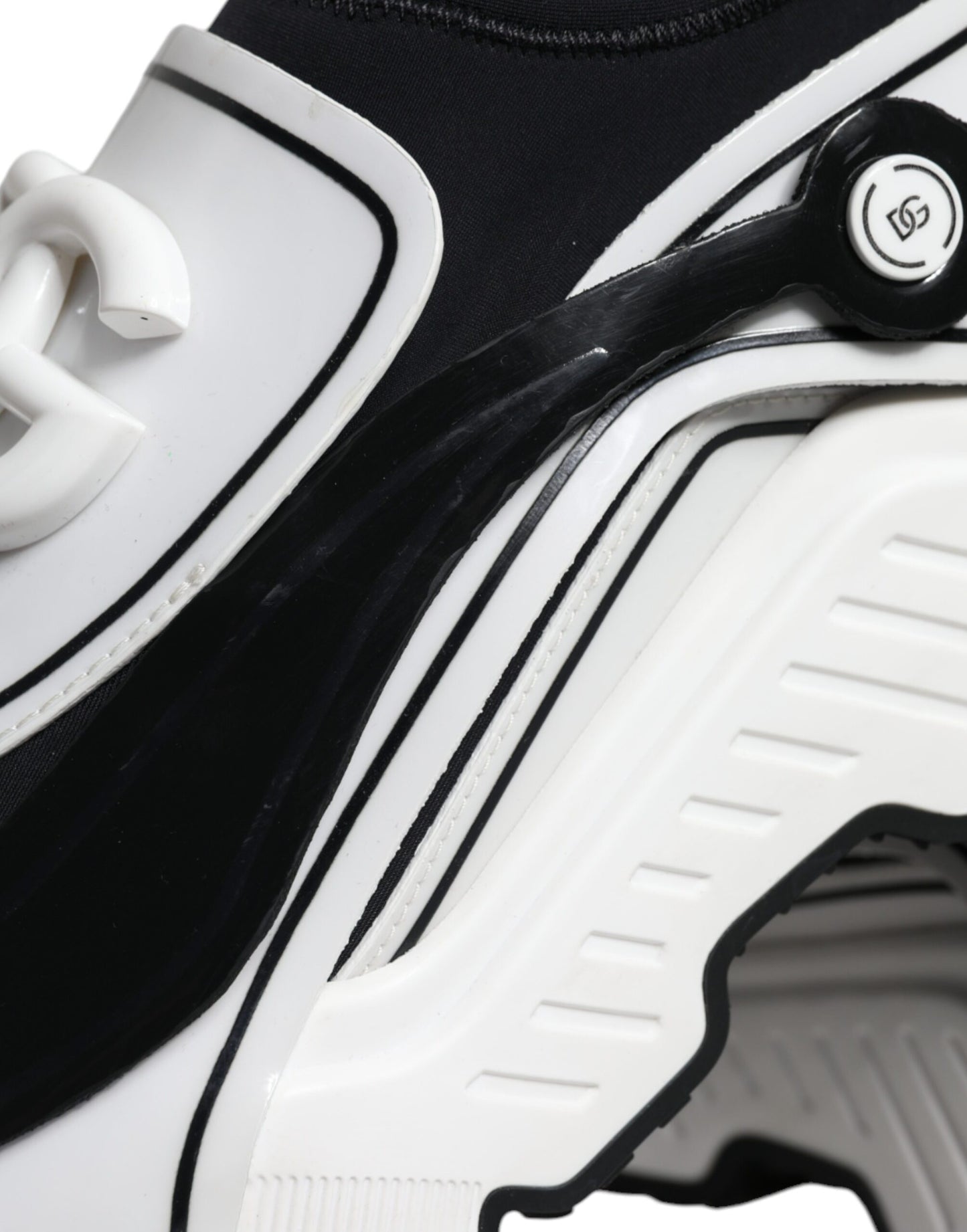 White Black Logo Plaque Daymaster Sneakers Shoes - The Luxe Alliance