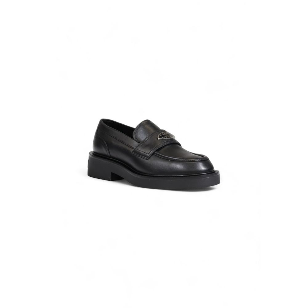 Black Leather Flat Shoe