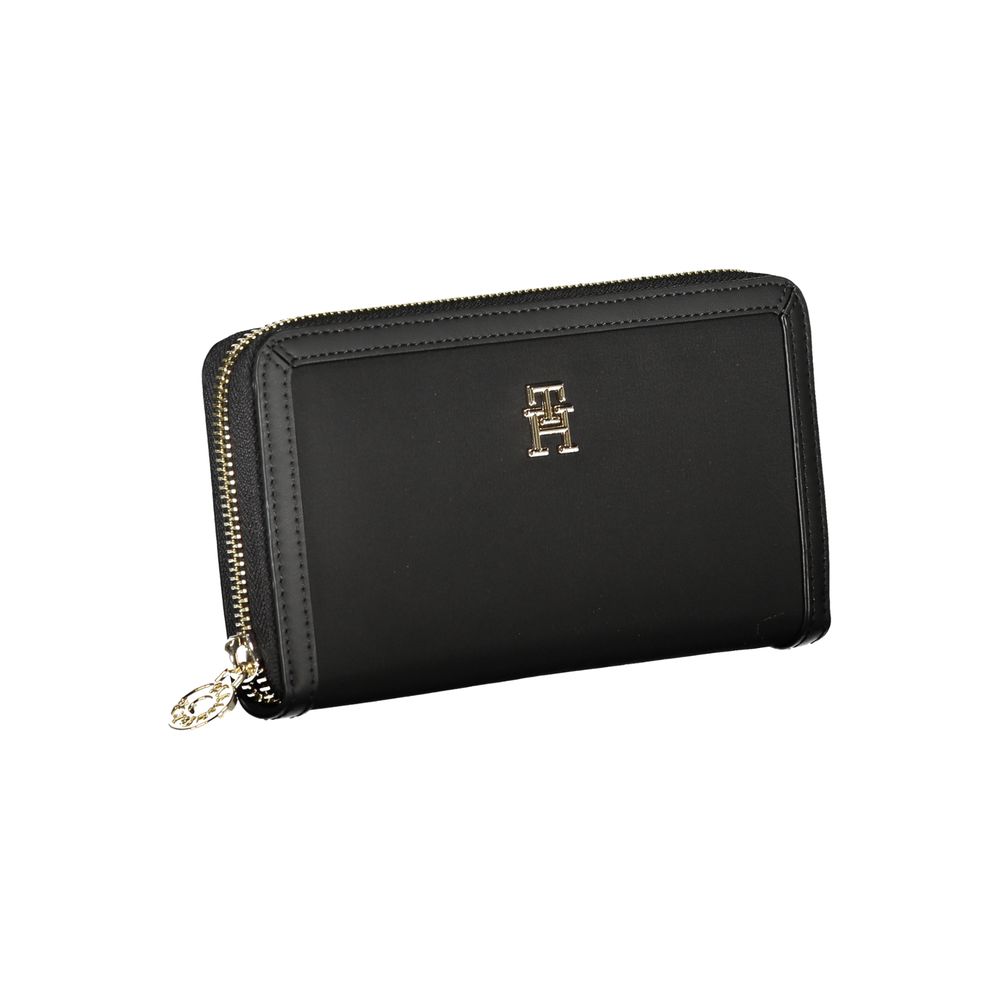 Tommy Hilfiger Women's Black Multi-Compartment Wallet