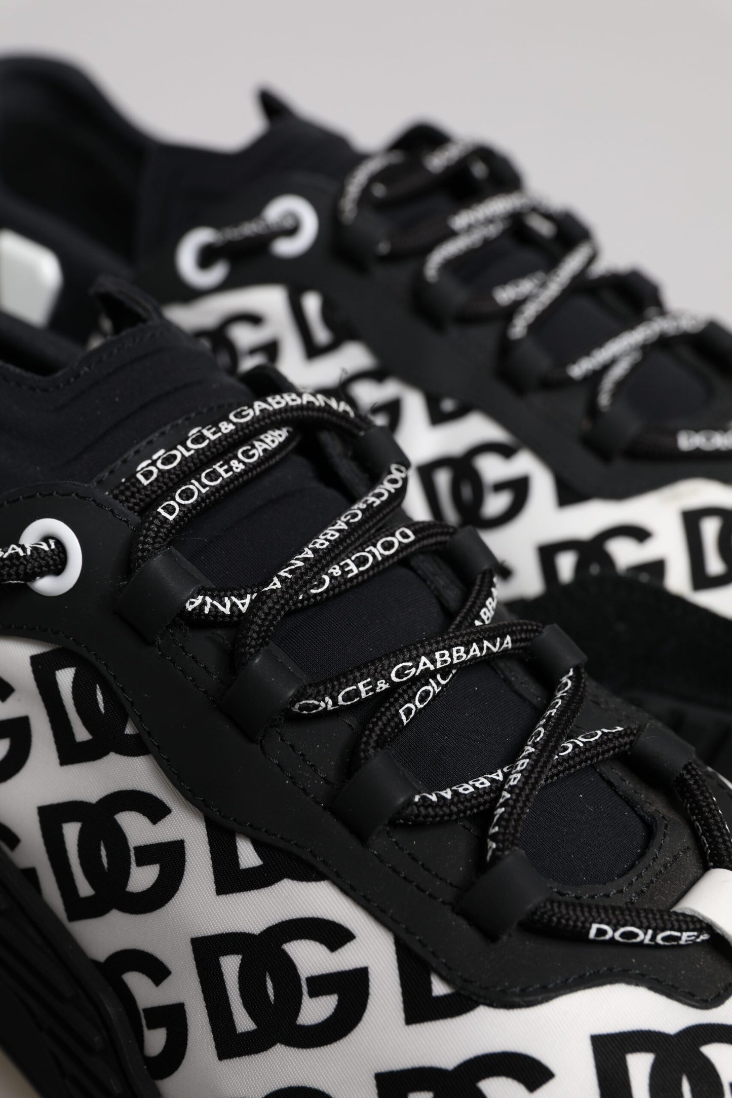Dolce & Gabbana Black Logo Lace Up Low Top NS1 Sneakers for Men