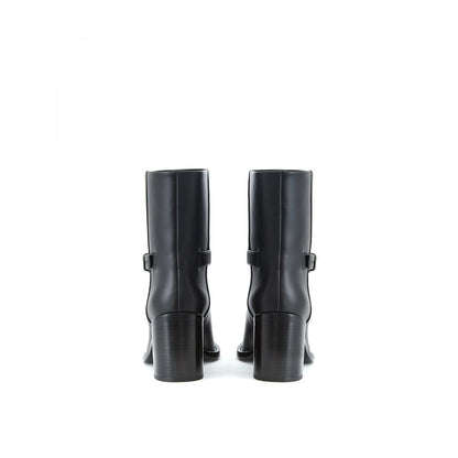 Burberry Black Leather Boot - Timeless Elegance for Every Occasion