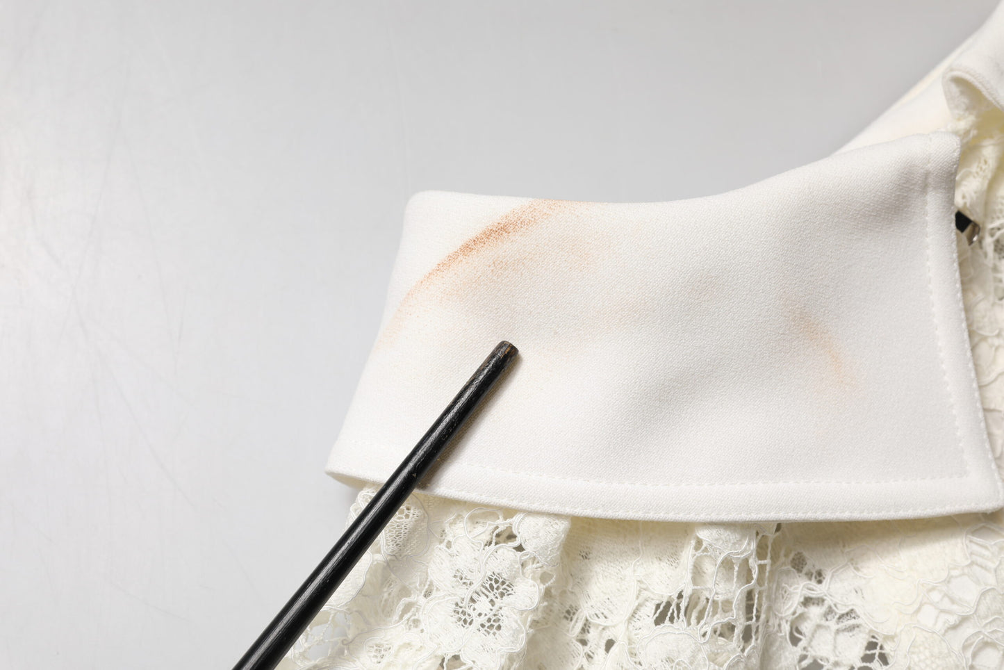 Dolce & Gabbana White Floral Lace Long Sleeves Shift Dress - Preowned