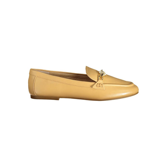 Ralph Lauren Beige Leather Flat Shoe - Classic Elegance Meets Everyday Comfort
