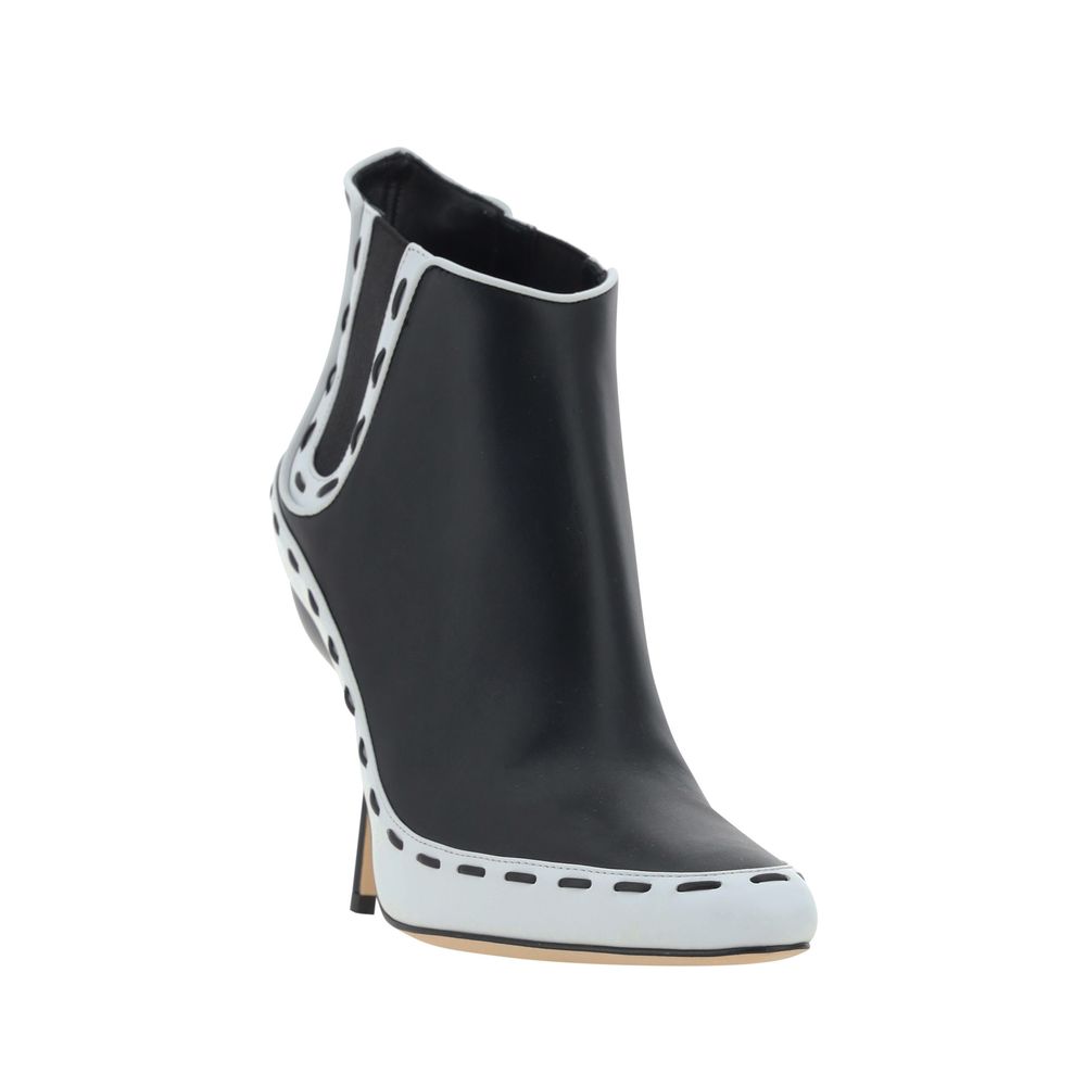 Manolo Blahnik Rizas Pumps - Elegant Leather Stilettos