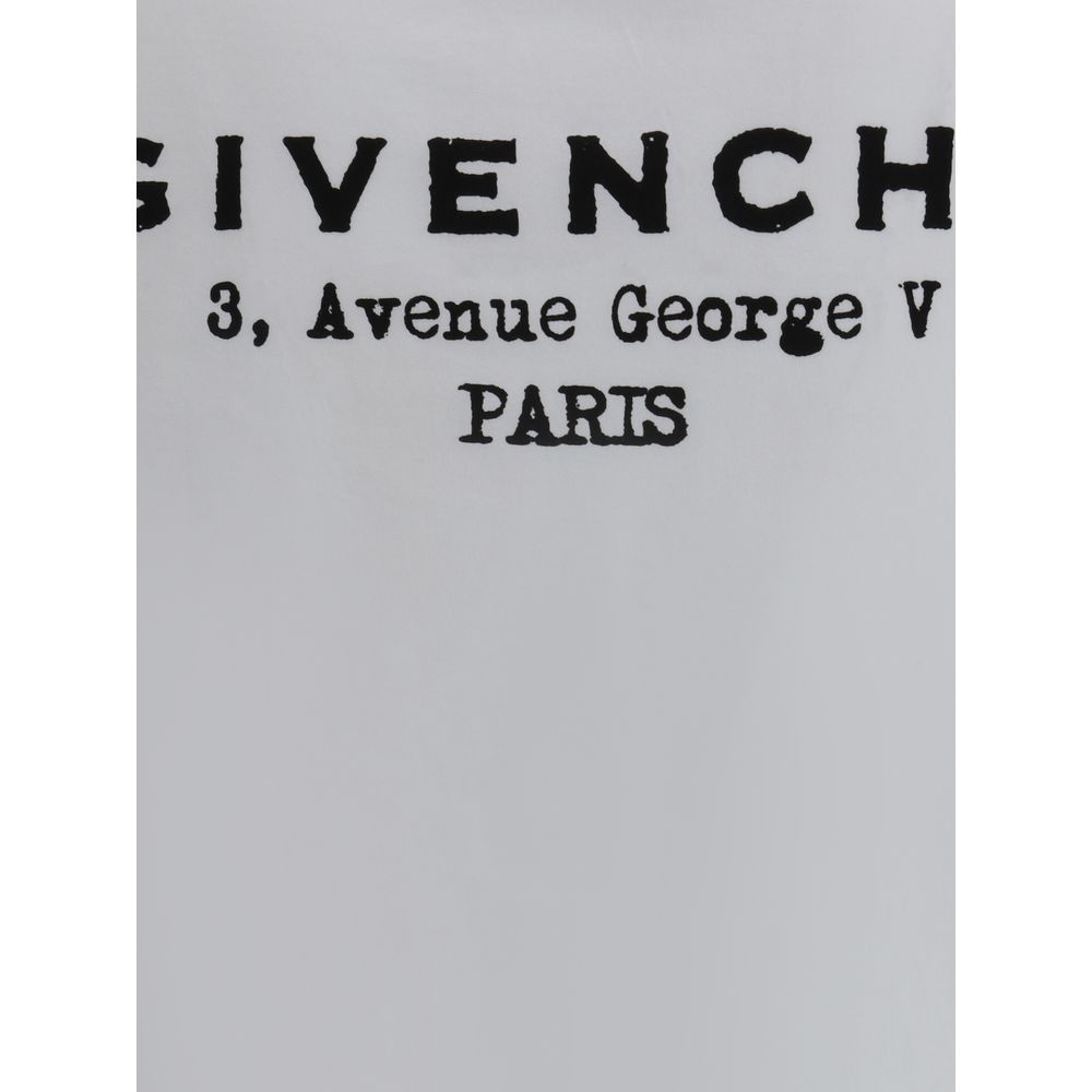 Givenchy Logoed T-Shirt: A Fusion of Elegance and Modernity