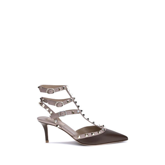 Valentino Garavani Rockstud Pumps: Embodying Bold Elegance