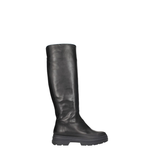 Max Mara Black Leather Boot - Elegant Casual Footwear