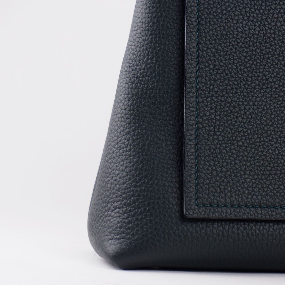 Giada Blue Leather Handbag - The Perfect Blend of Style and Functionality