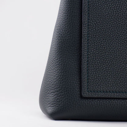 Giada Blue Leather Handbag - The Perfect Blend of Style and Functionality
