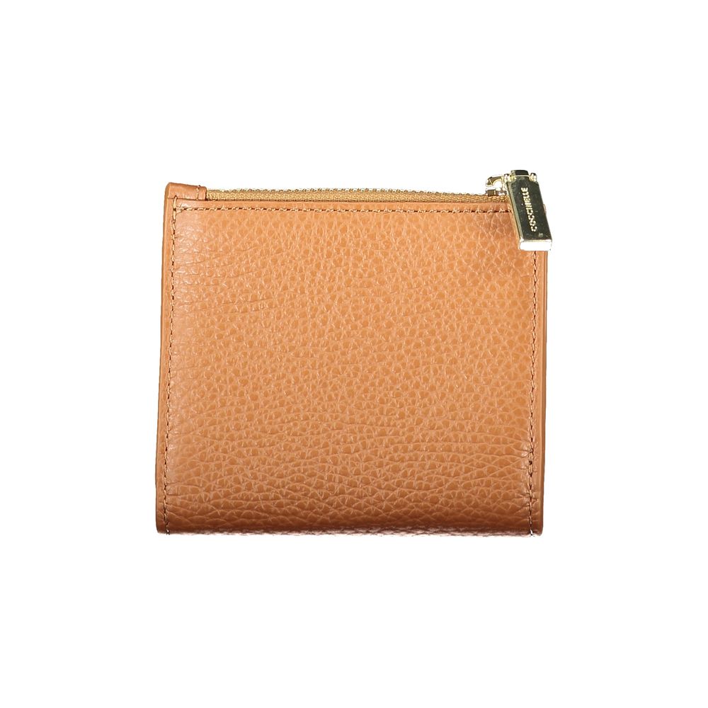 Coccinelle Brown Leather Wallet: Elegance Meets Functionality