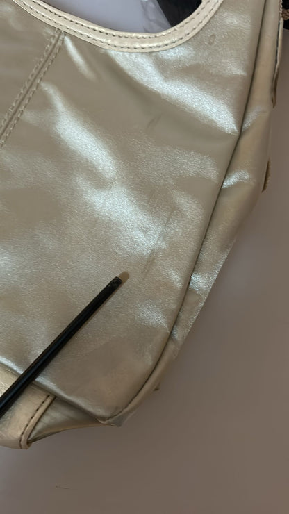 Chic White Fabric Shoulder Bag - Perfect for Any Occasion