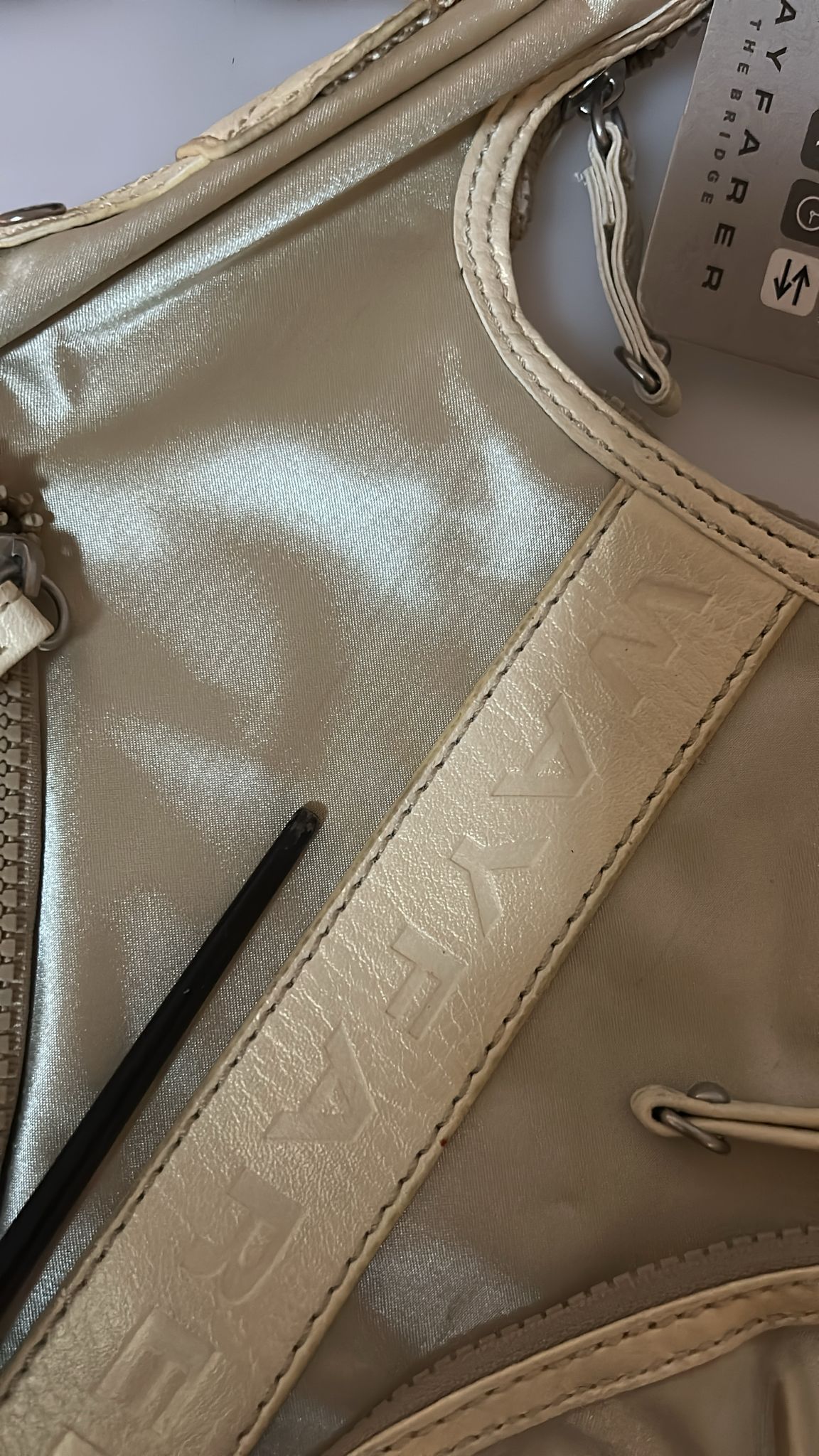 Chic White Fabric Shoulder Bag - Perfect for Any Occasion