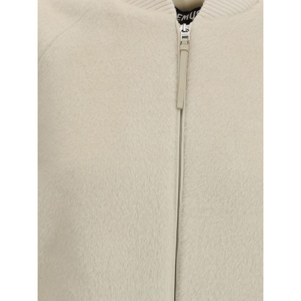 Jacquemus Outerwear - Effortless Elegance in Autumn/Winter Aesthetic