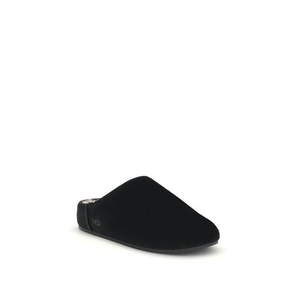 UGG Elea Slip-On: Contemporary Comfort Meets Timeless Style
