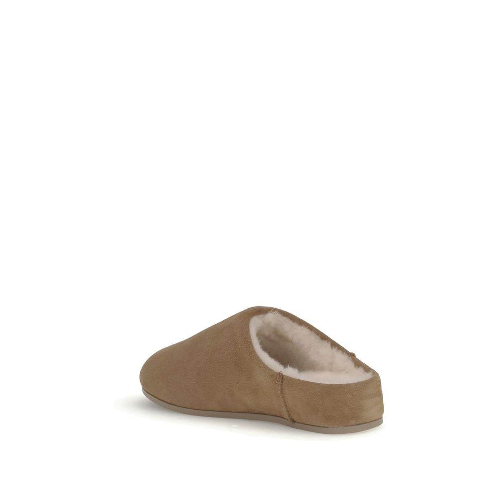 UGG Elea Slip-On: Modern Comfort Meets Classic Design