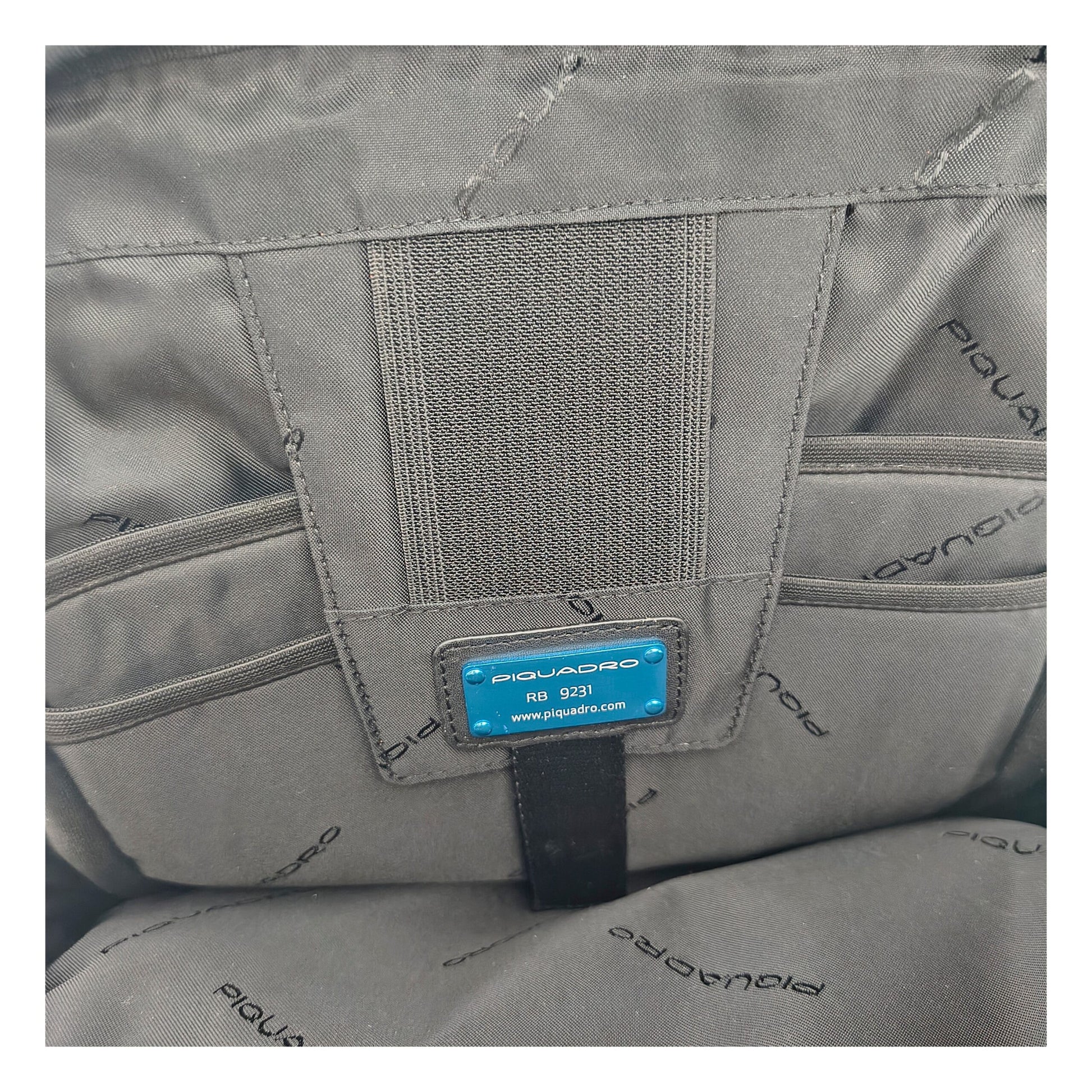 Piquadro Black Leather Backpack - CA6249W118N