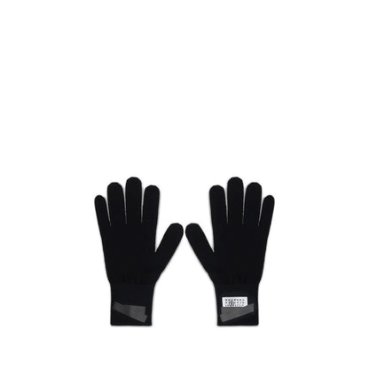 MM6 Wool Gloves: Essential Style for Cold Seasons