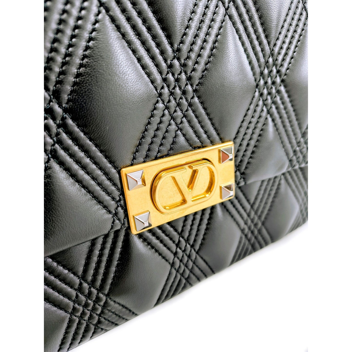 Valentino Garavani Black Leather Shoulder Bag – A Timeless Statement Piece