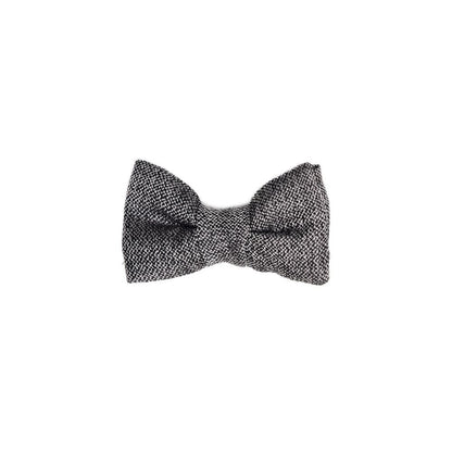Tom Ford Gray Silk Bowtie: Effortless Elegance Redefined