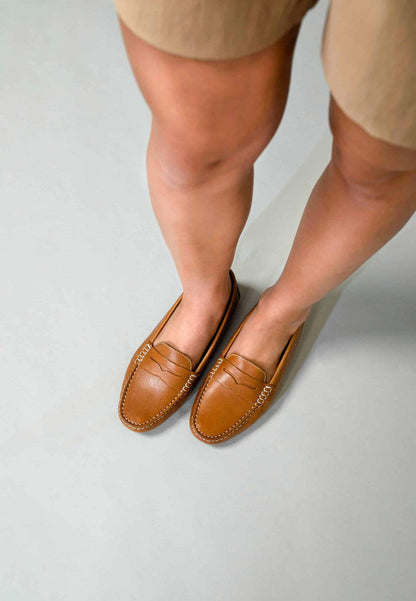 Mangará Atelier Beige Calf Leather Penny Loafers – Women’s Classic Driving Shoes