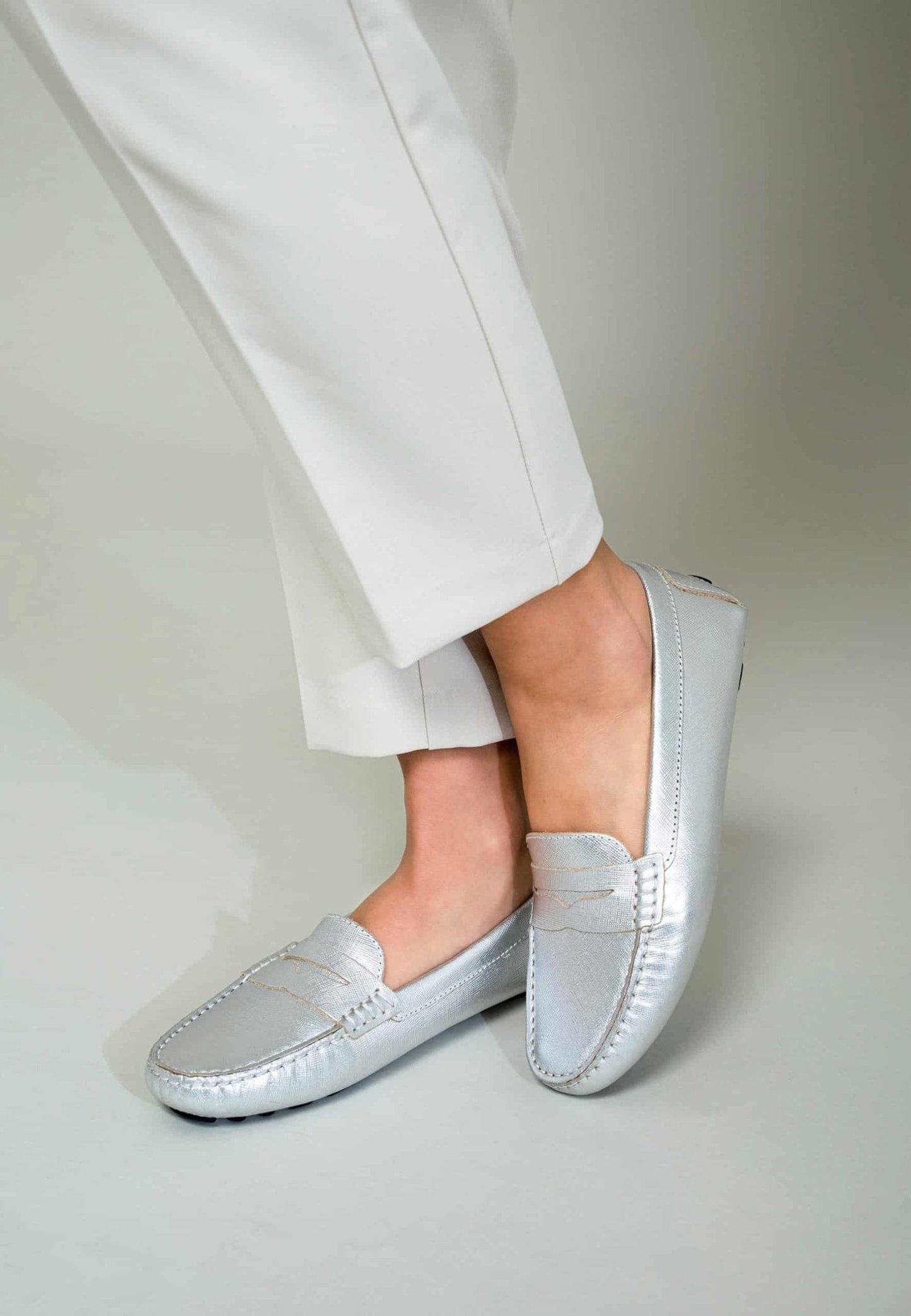Mangará Atelier Silver Calf Leather Penny Loafers – Women’s Classic Driving Shoes